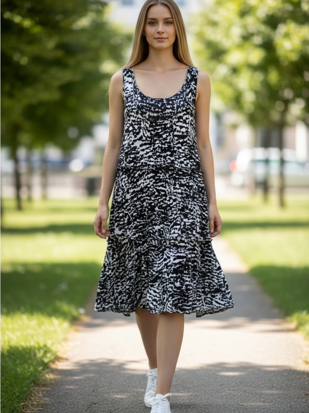 Dunia Black and White Midi Dress